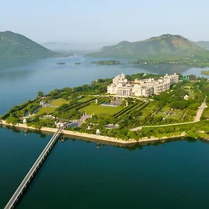5* Resort Raffles